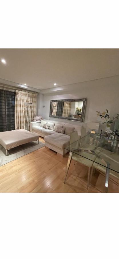 Central London 1 Bed Apartment Екстер'єр фото